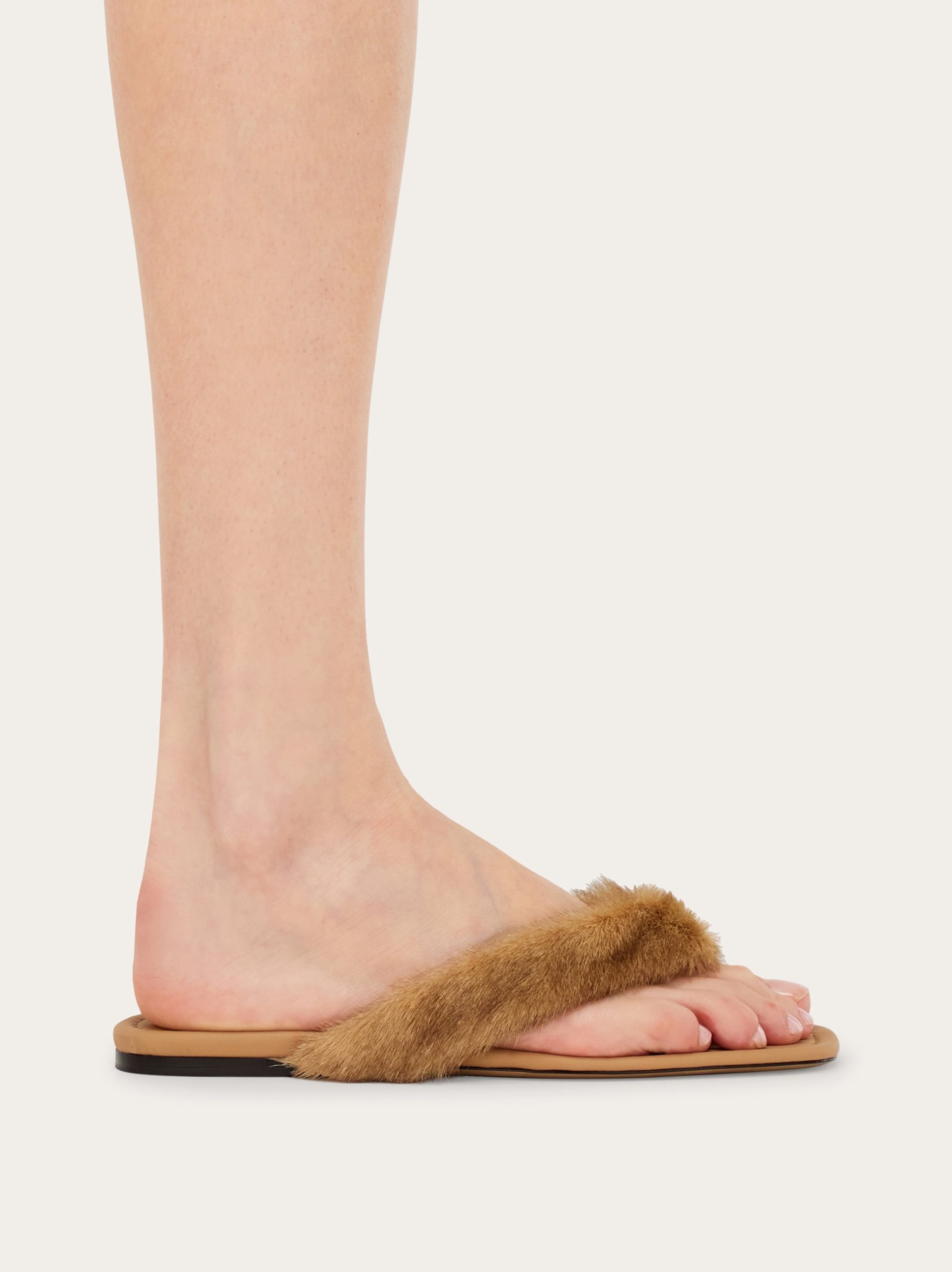 Ferragamo Thong sandal with fur detail - Image 4